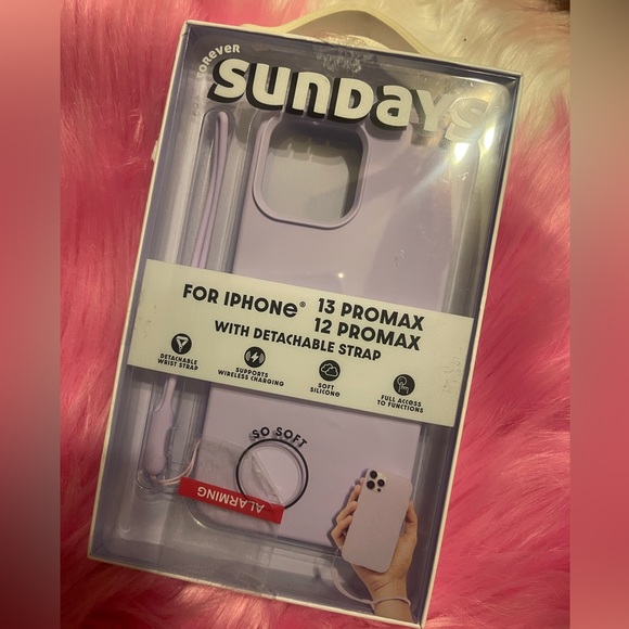 Accessories - iPhone 12/13 pro max case with detachable strap